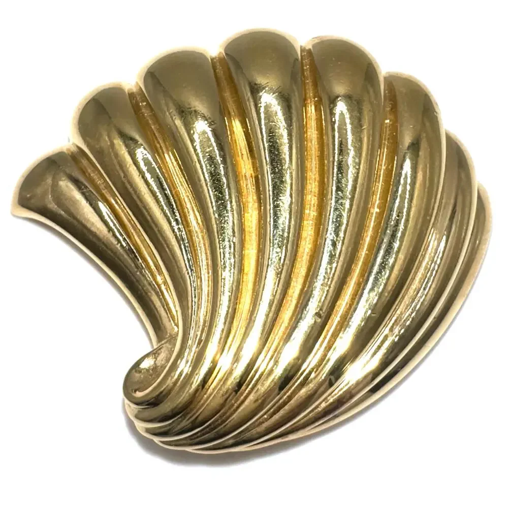Ciner signed vintage gold tone scalloped abstract shell fan 3D brooch